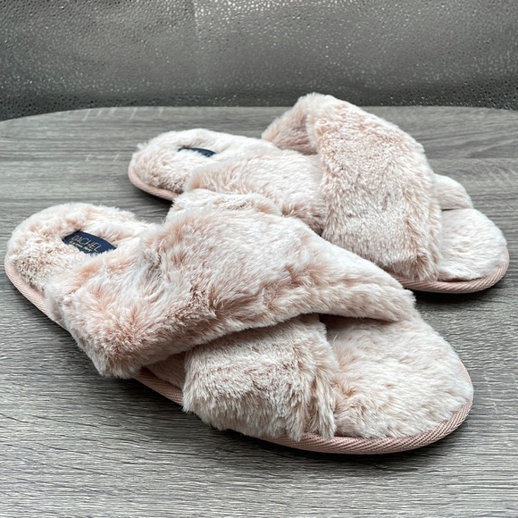 NWOB. Rachel Roy 11-12 Pink Fuzzy Cozy Plush Cross Front Slippers. - Picture 1 of 9